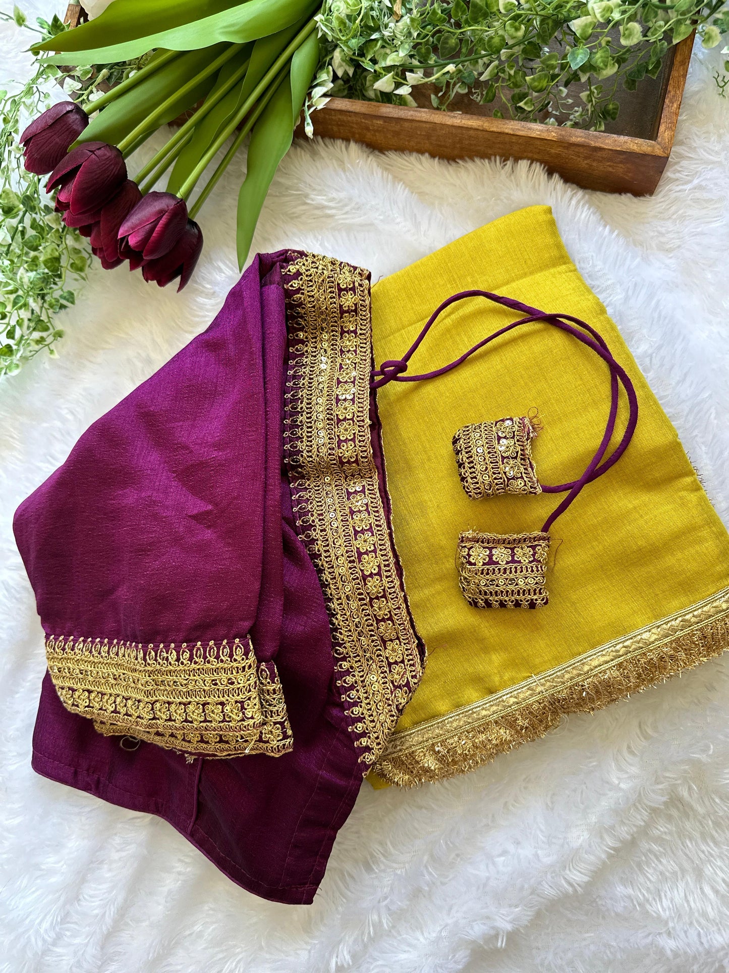 silk tissue with heavy golden lace border