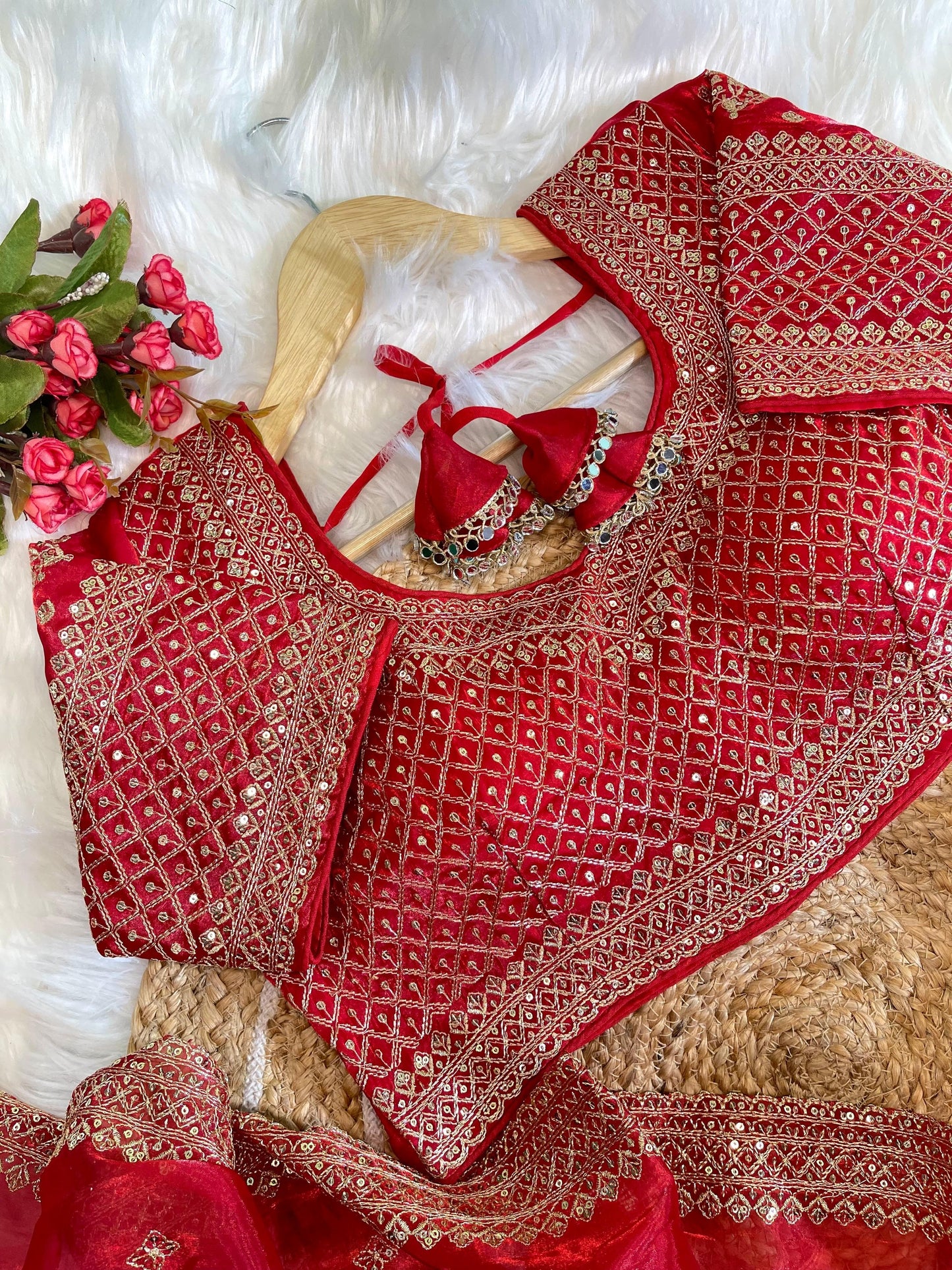 zimmy choo silk saree with stitched blouse