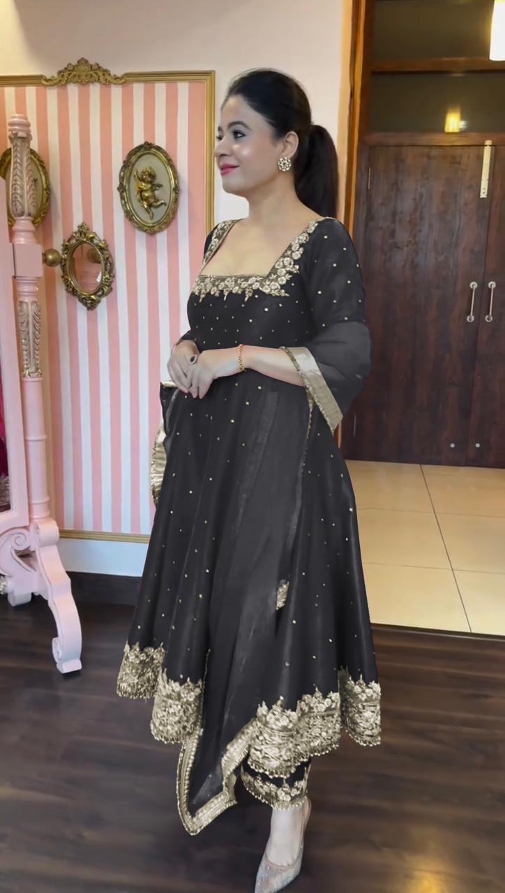 Vichitra Silk gown with dupatta