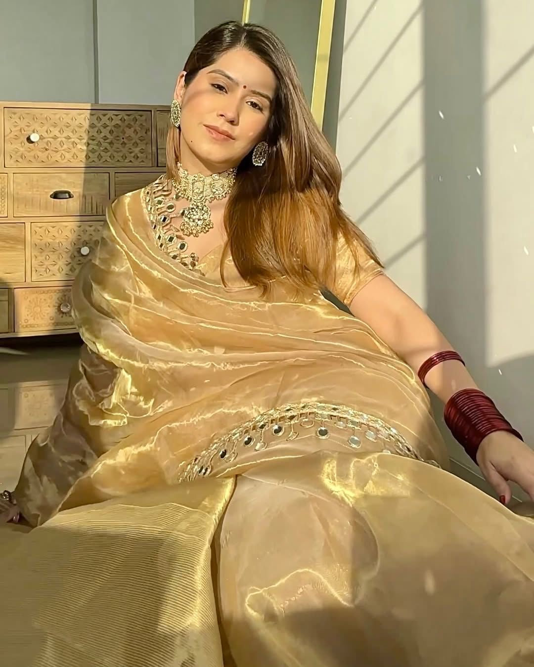 BIGGER SABYA SANCHI LACE
RICH GOLDEN BONTY TISSUE saree