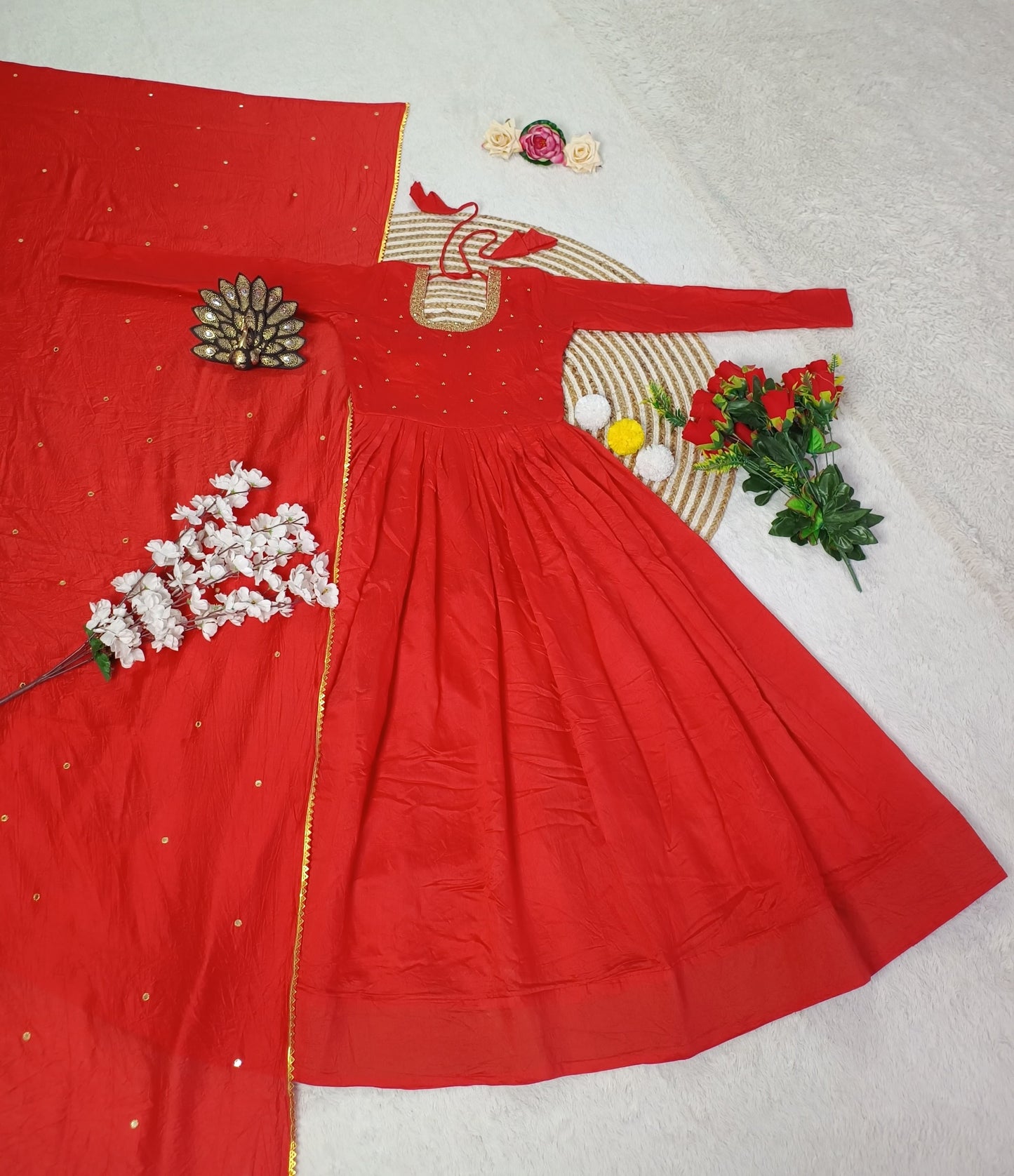 Zardoshi Work Gown With Cut Work Duppata