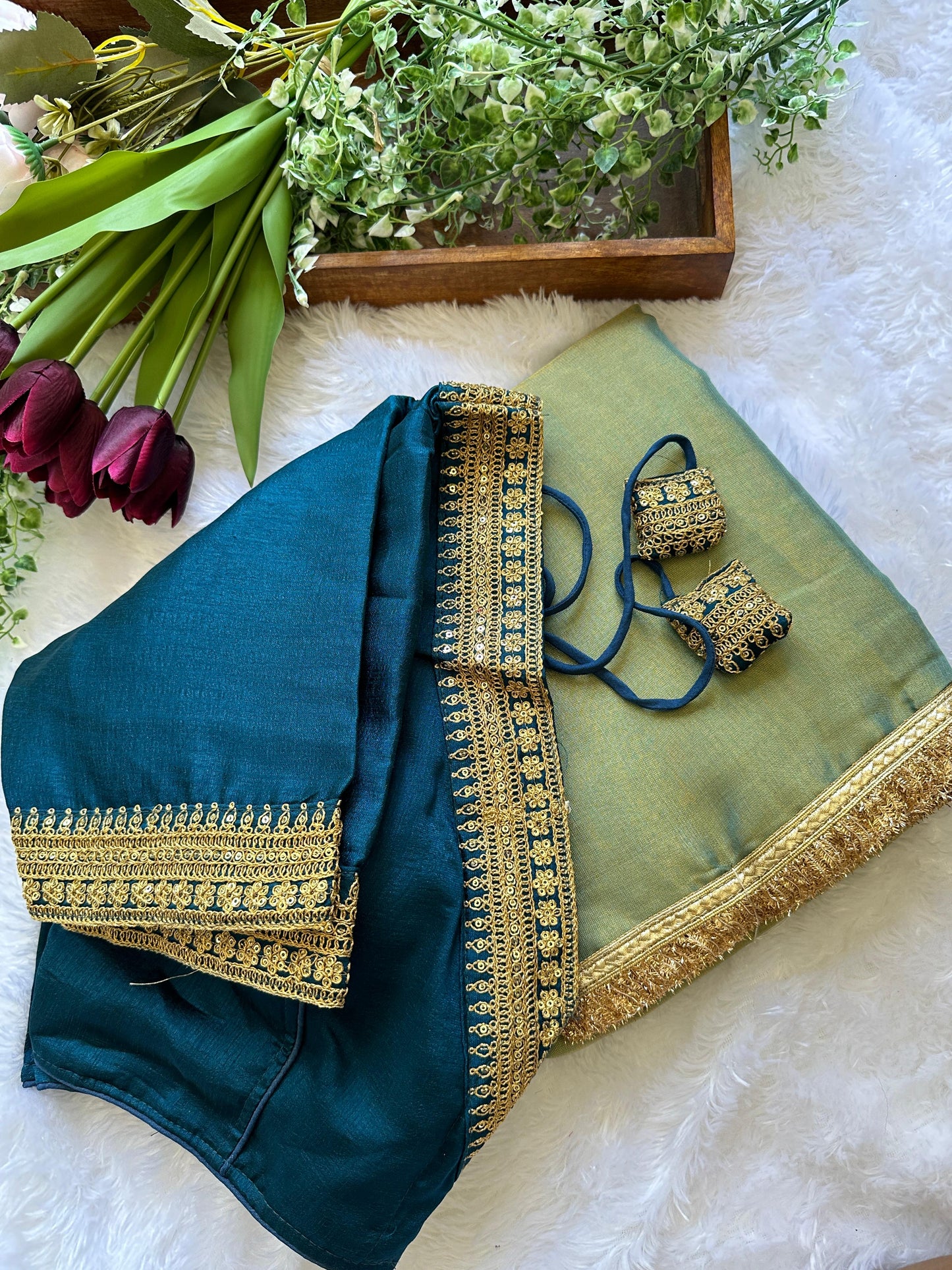 silk tissue with heavy golden lace border