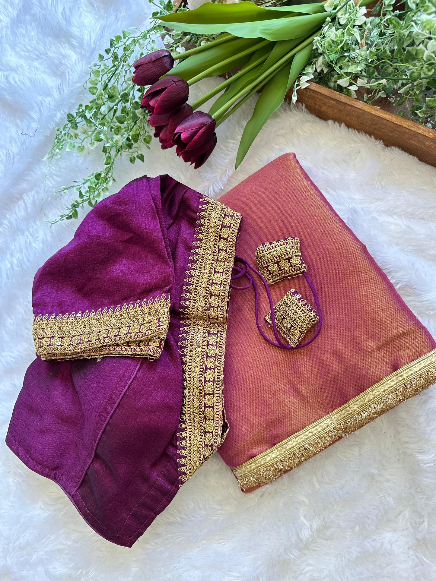 silk tissue with heavy golden lace border