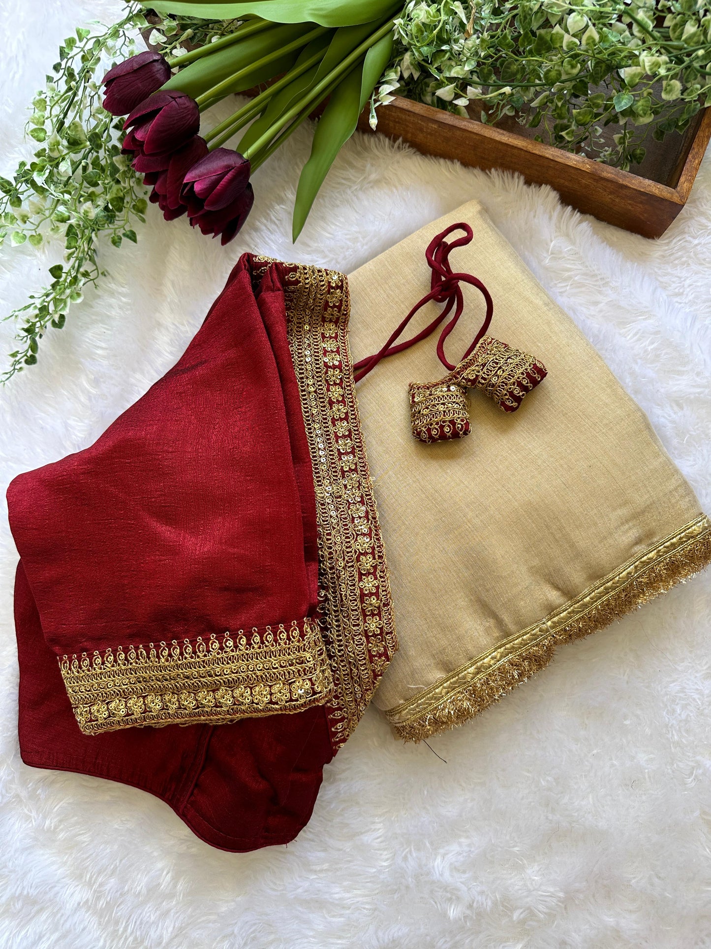 silk tissue with heavy golden lace border