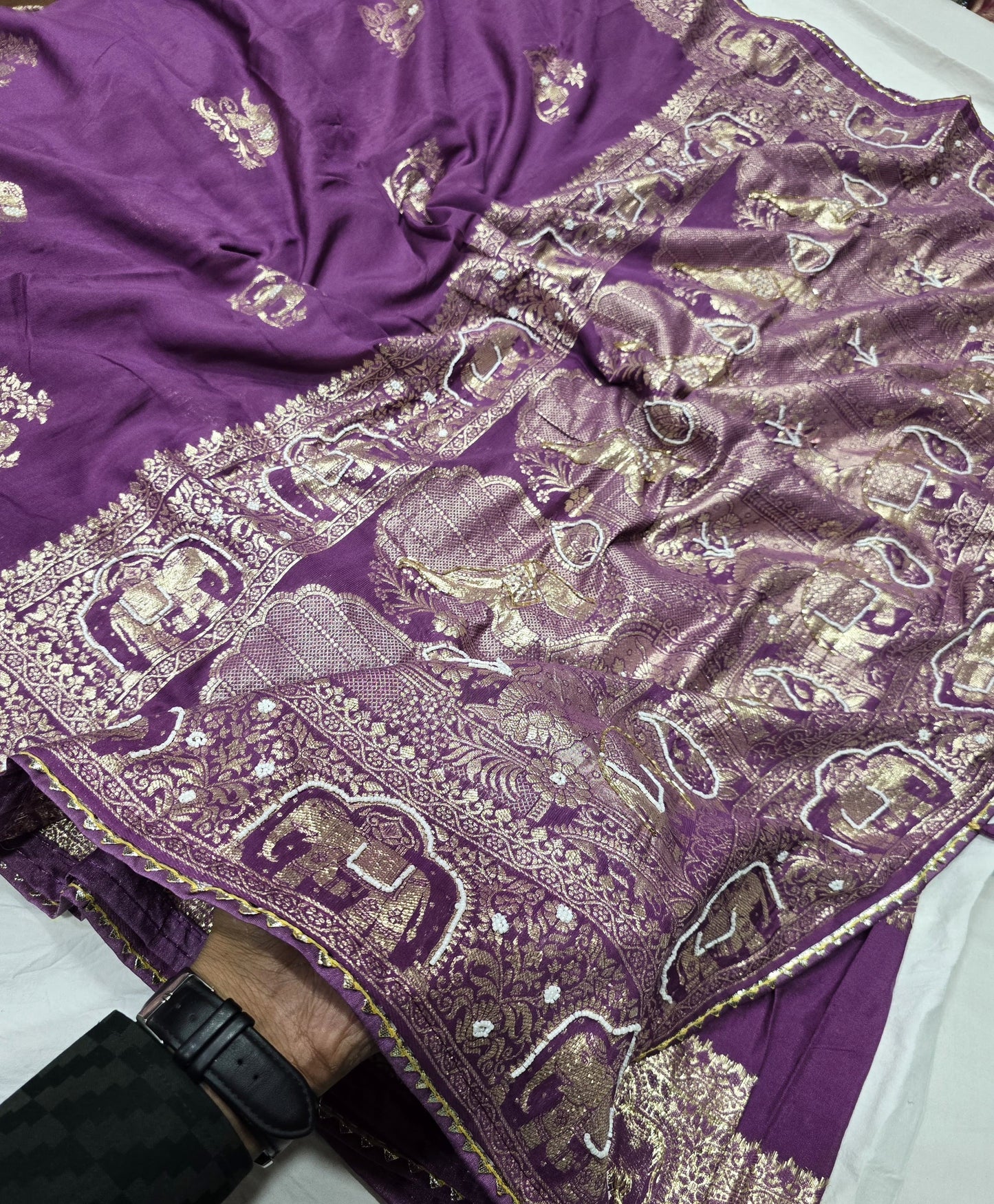 Pure Viscose Dola Fabric Saree With Beautiful Heavy Meenakari Zari Weaving