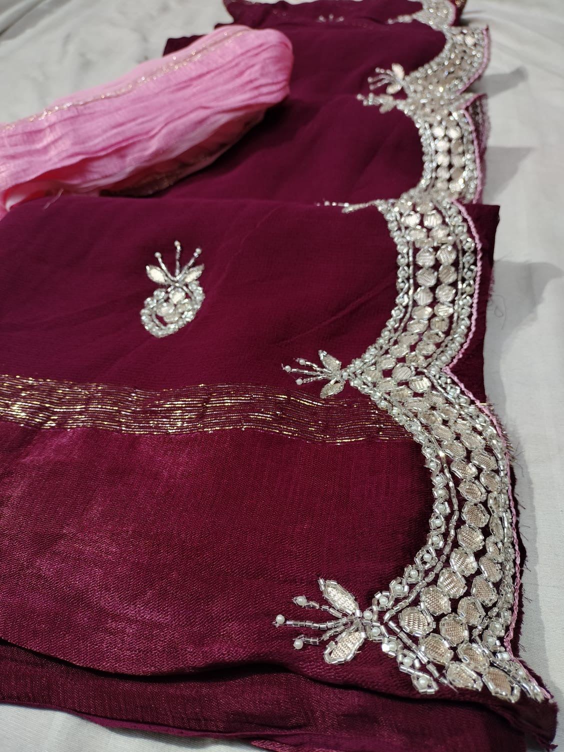 Pure Georgette sattan fabric saree
Goldan jari