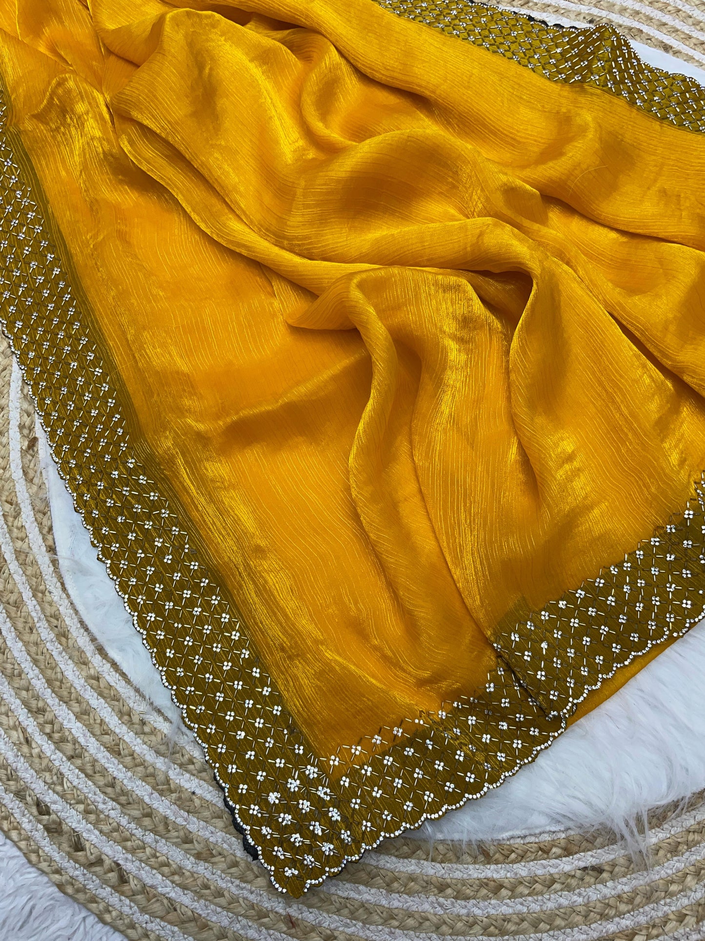 Two tone Fendy Chiffon Saree With Beautiful Cut Dana