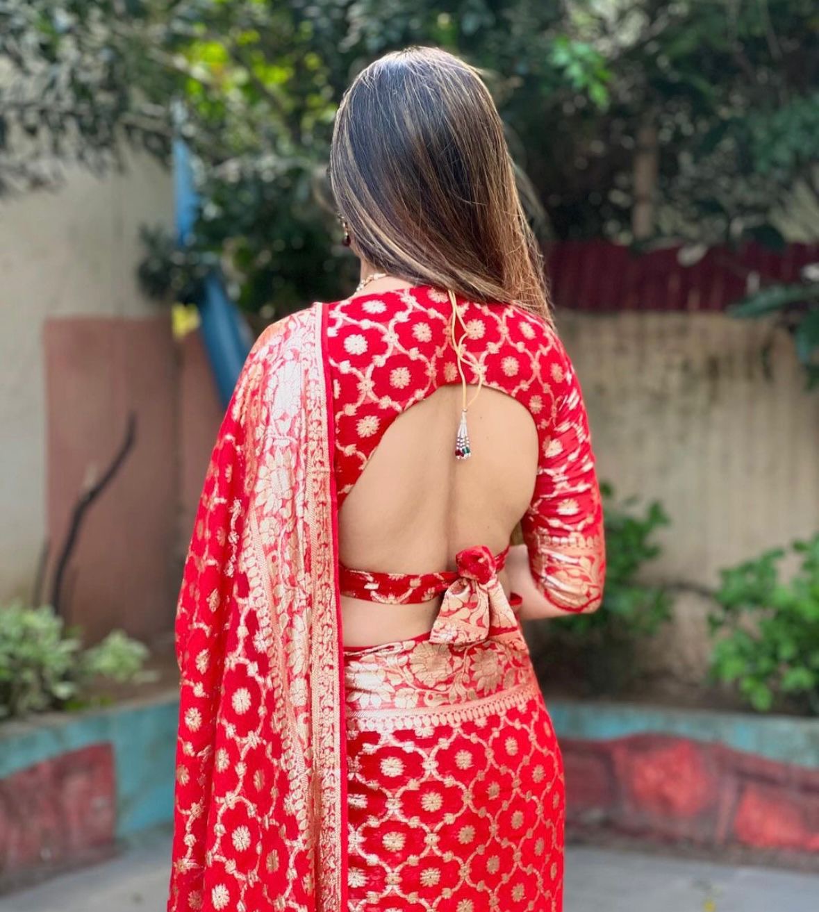 Pure Viscose Georgette Saree With Fancy Zari & Fancy Jacquard Border