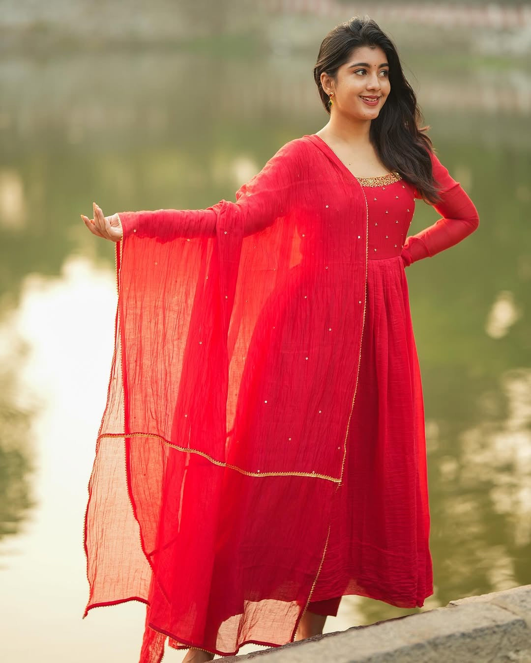 Zardoshi Work Gown With Cut Work Duppata