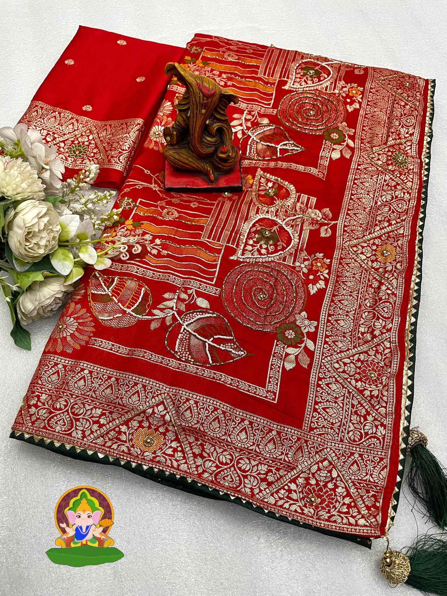 Pure Viscose Dola Fabric Saree With Beautiful Heavy Meenakari Zari Weaving