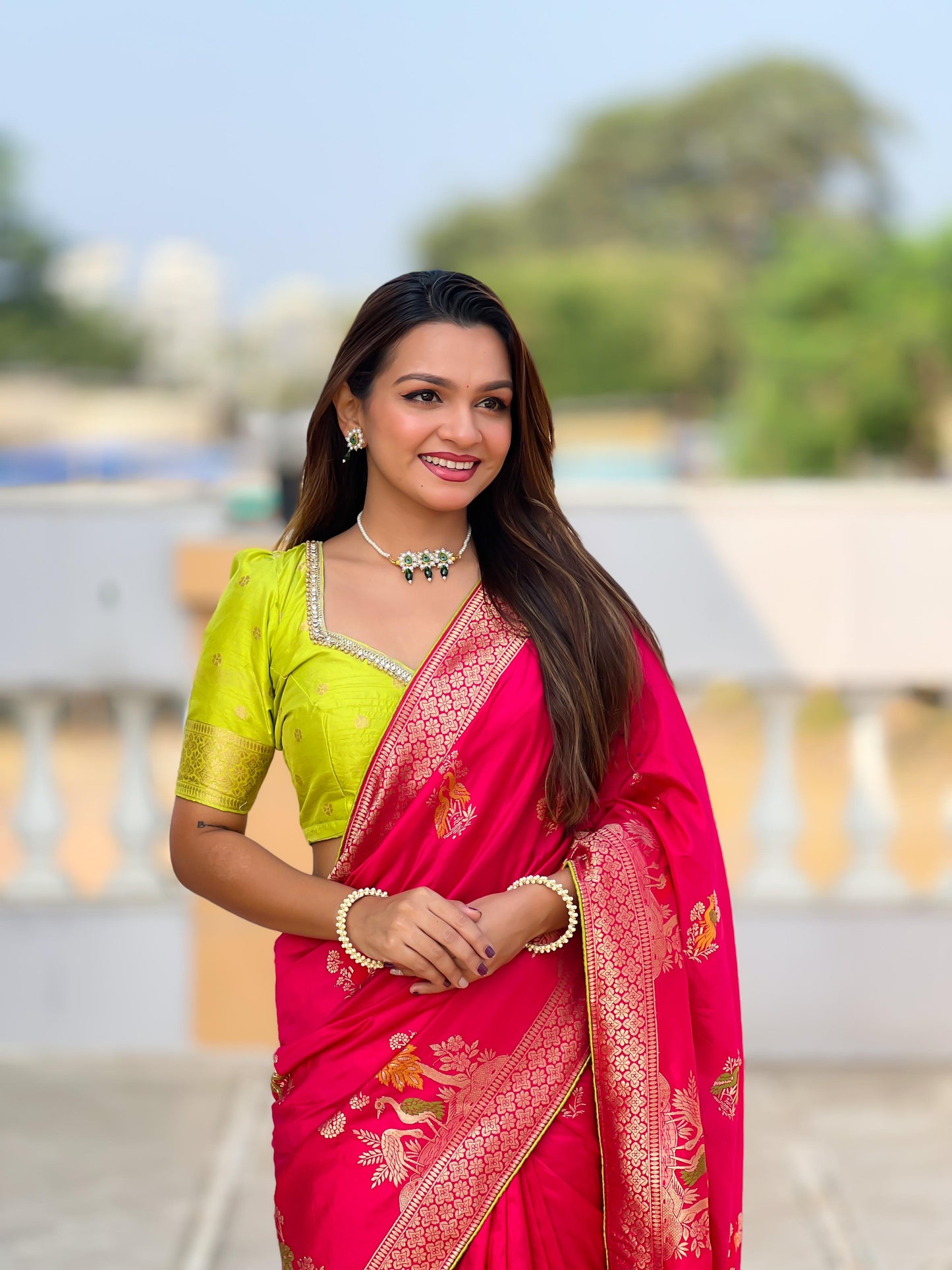 viscose Dolla Silk Saree with Heavy Meenakari weaving