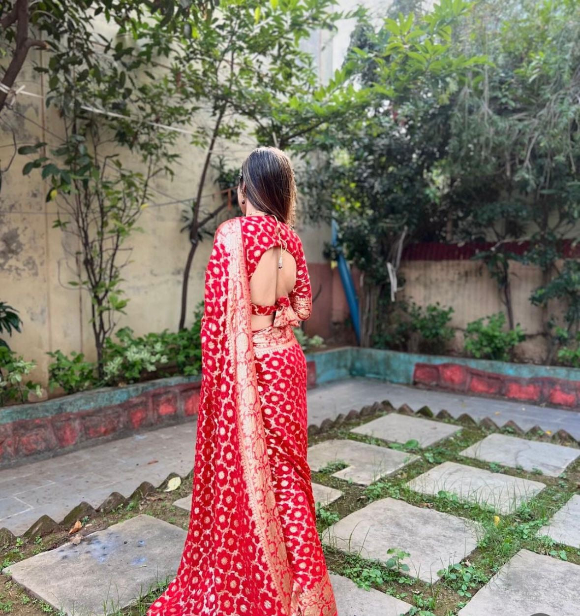 Pure Viscose Georgette Saree With Fancy Zari & Fancy Jacquard Border