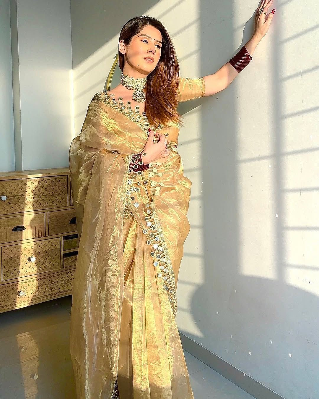 BIGGER SABYA SANCHI LACE
RICH GOLDEN BONTY TISSUE saree