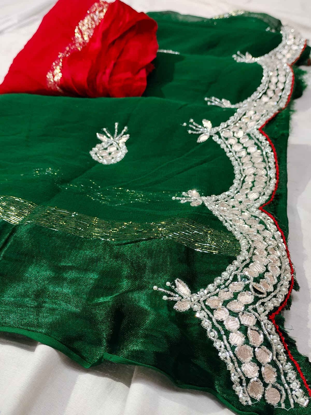 Pure Georgette sattan fabric saree
Goldan jari