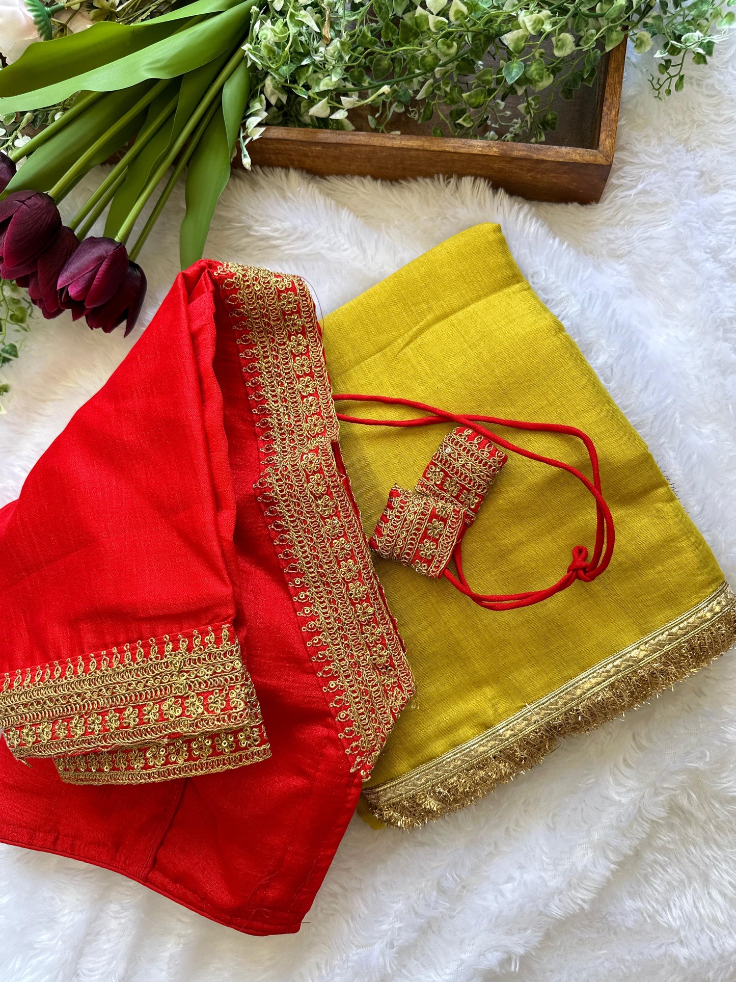 silk tissue with heavy golden lace border