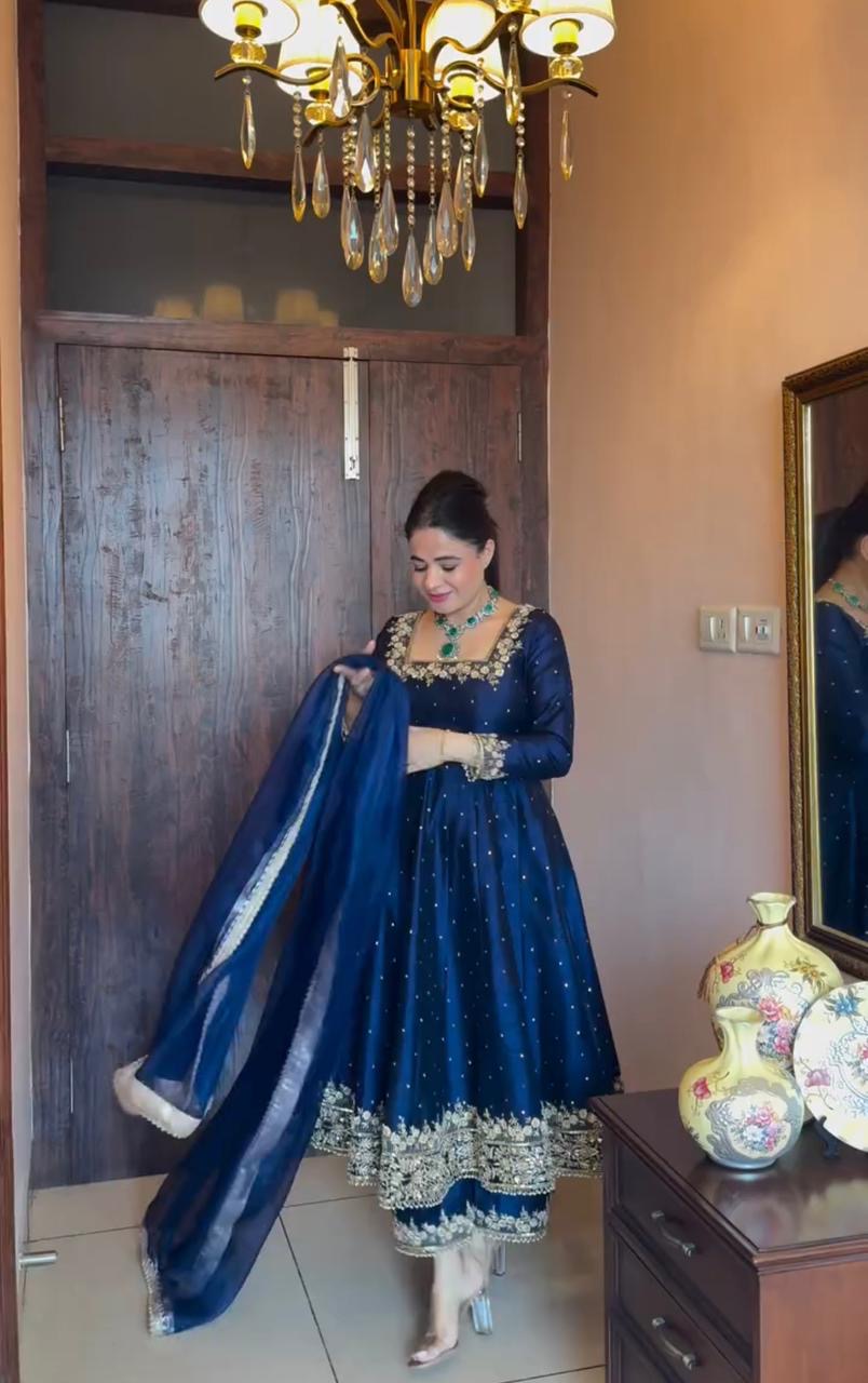 Vichitra Silk gown with dupatta