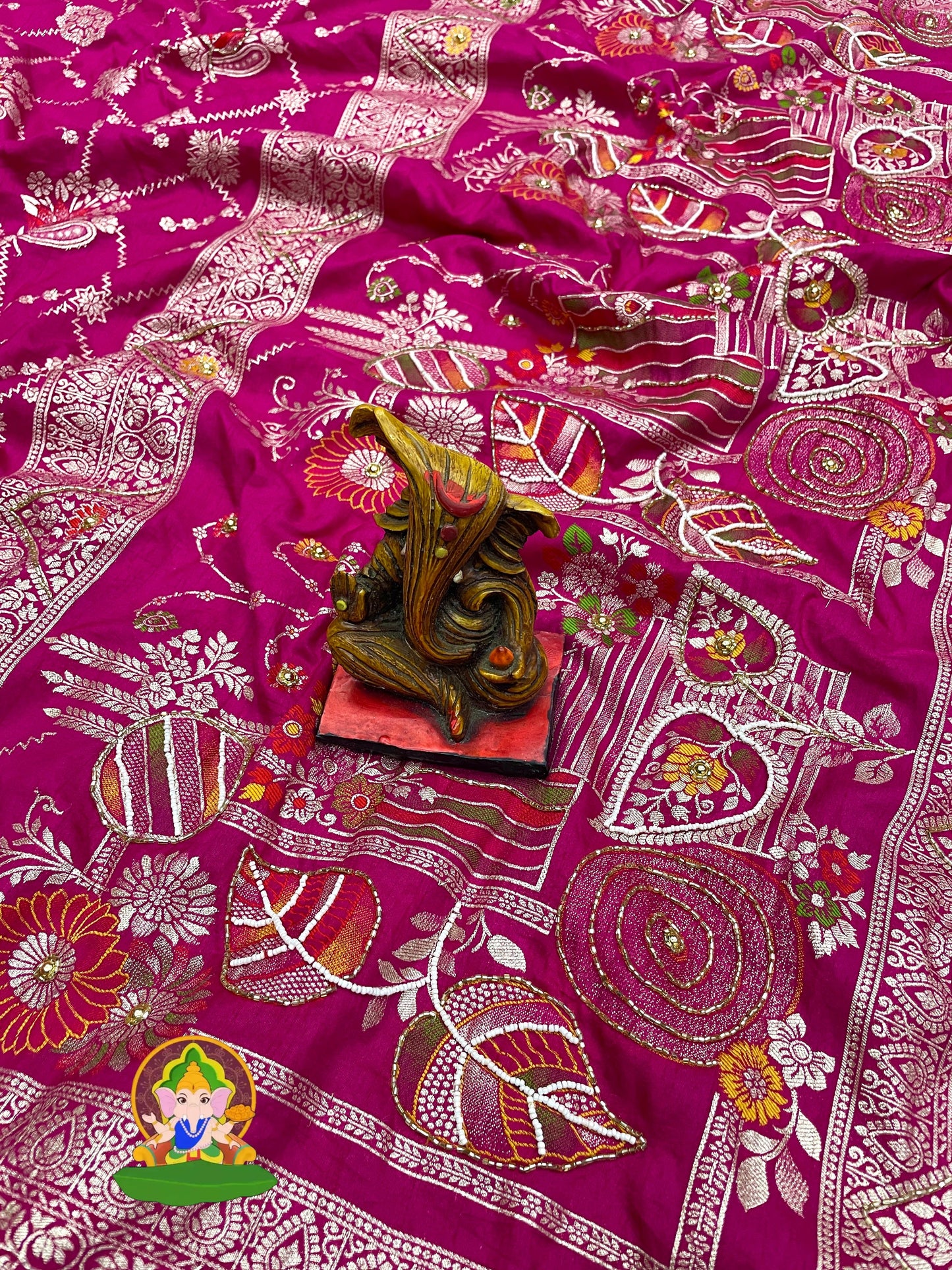 Pure Viscose Dola Fabric Saree With Beautiful Heavy Meenakari Zari Weaving
