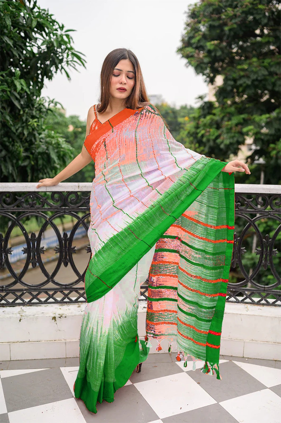 Heavy lilen digital print saree with tiranga print