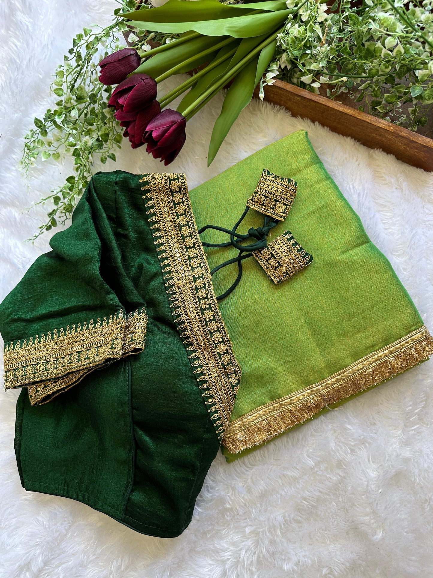 silk tissue with heavy golden lace border