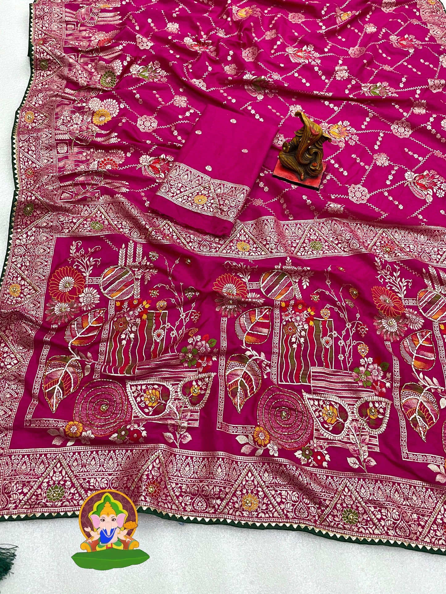 Pure Viscose Dola Fabric Saree With Beautiful Heavy Meenakari Zari Weaving