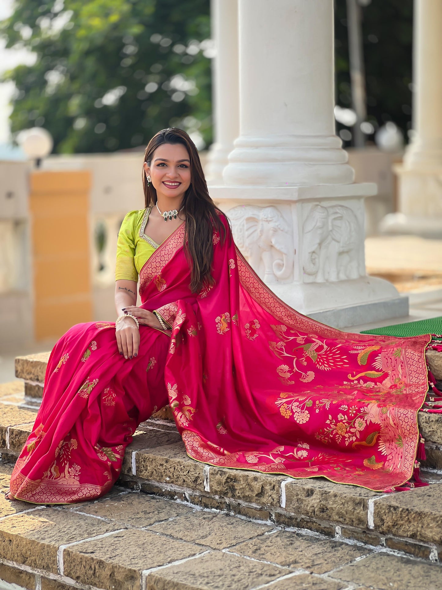 viscose Dolla Silk Saree with Heavy Meenakari weaving