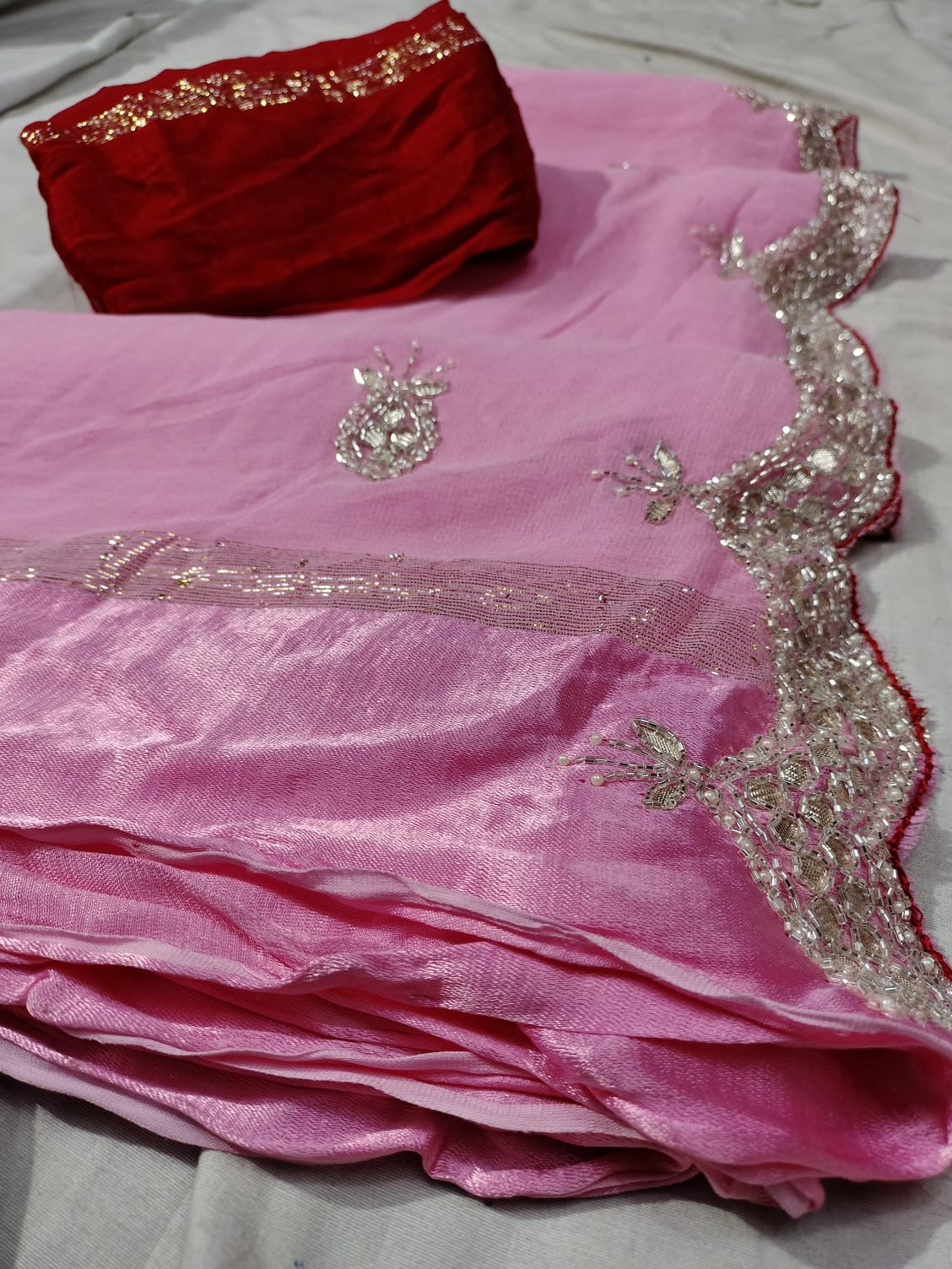 Pure Georgette sattan fabric saree
Goldan jari