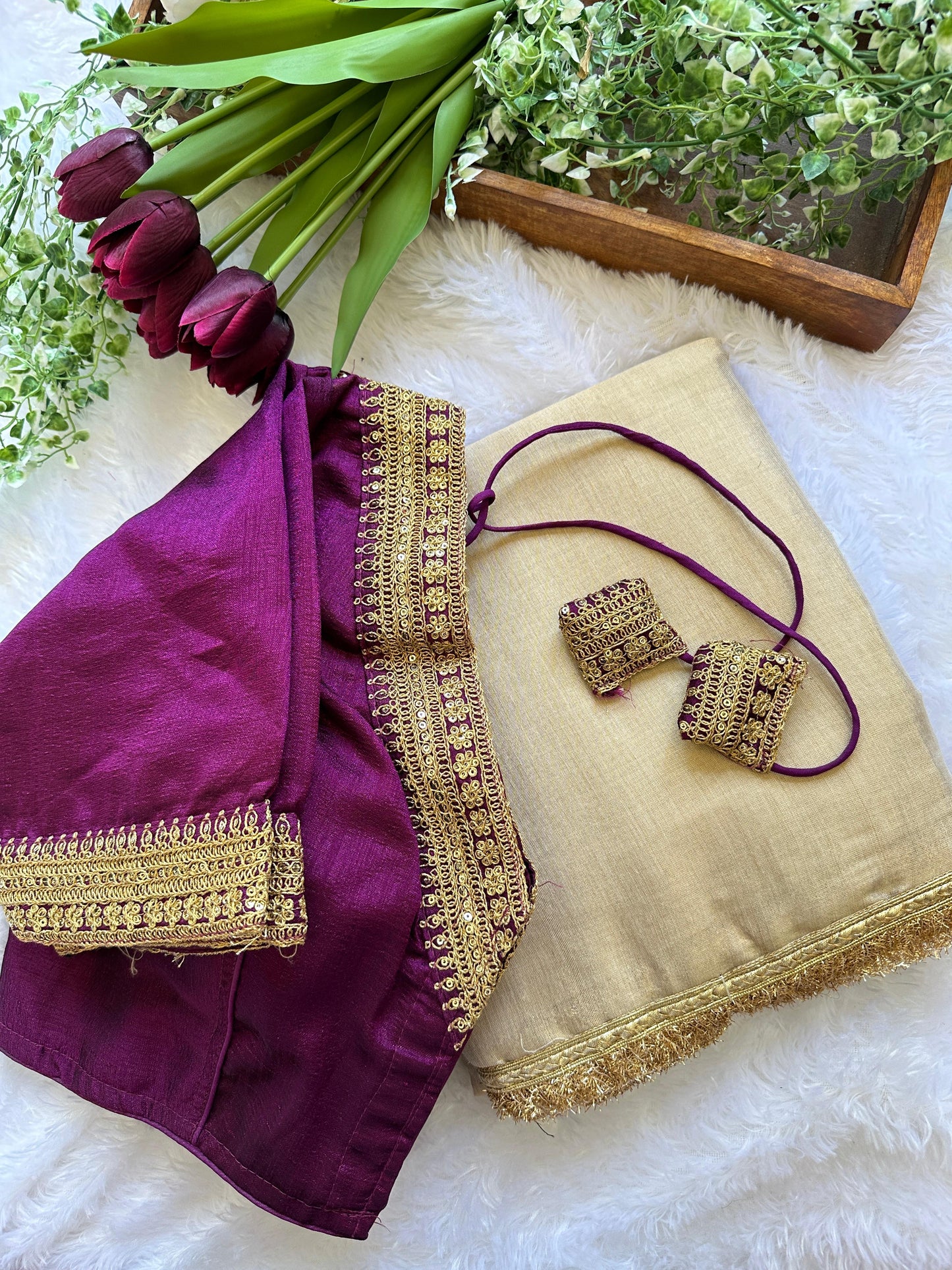 silk tissue with heavy golden lace border