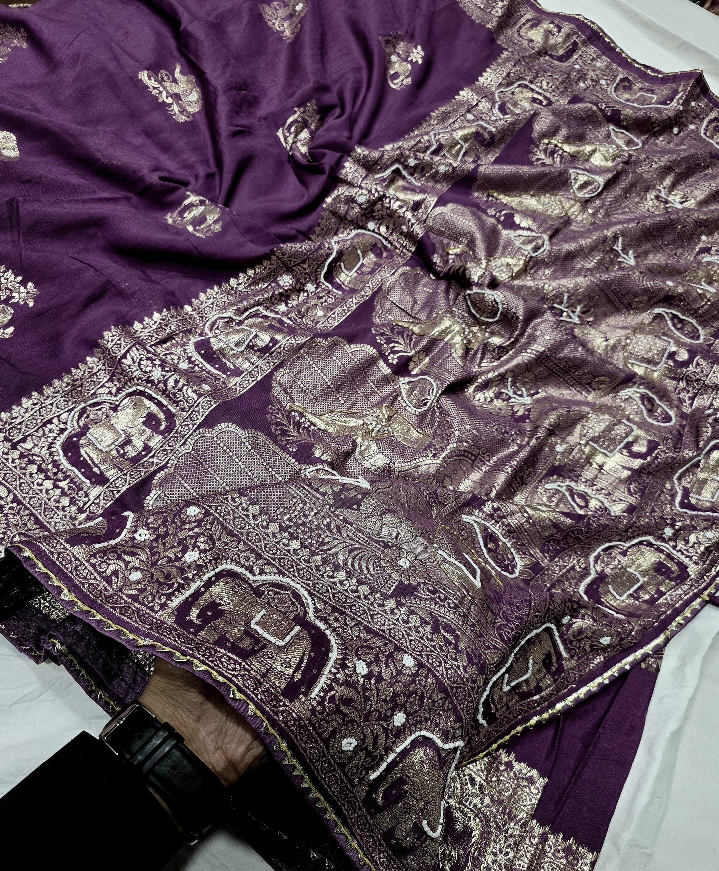 Pure Viscose Dola Fabric Saree With Beautiful Heavy Meenakari Zari Weaving