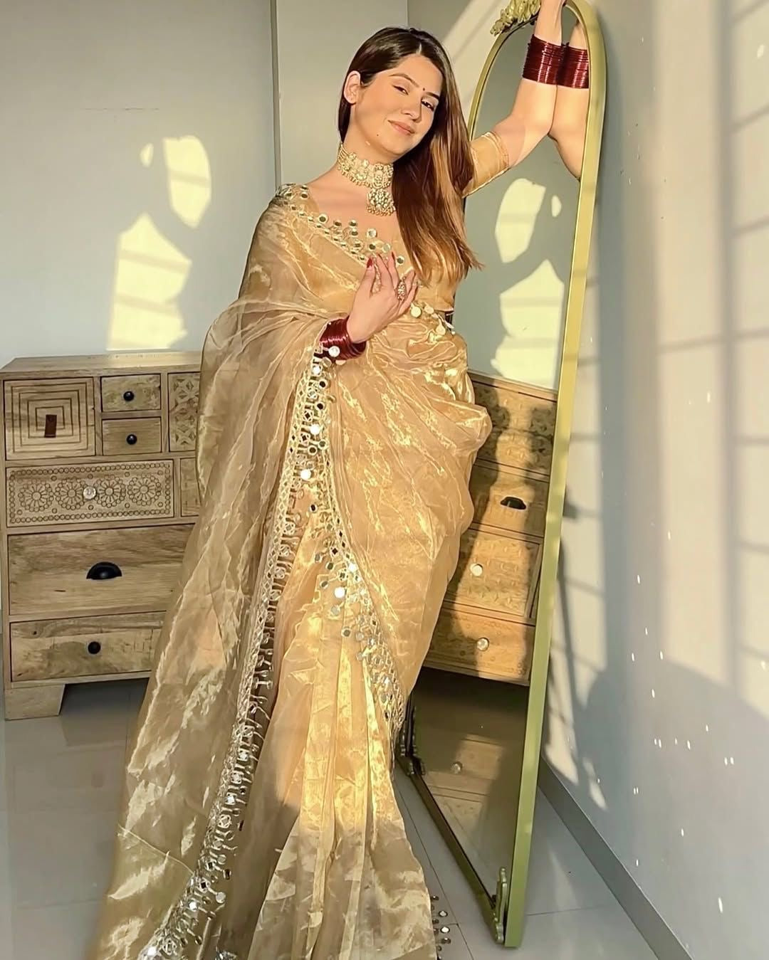 BIGGER SABYA SANCHI LACE
RICH GOLDEN BONTY TISSUE saree