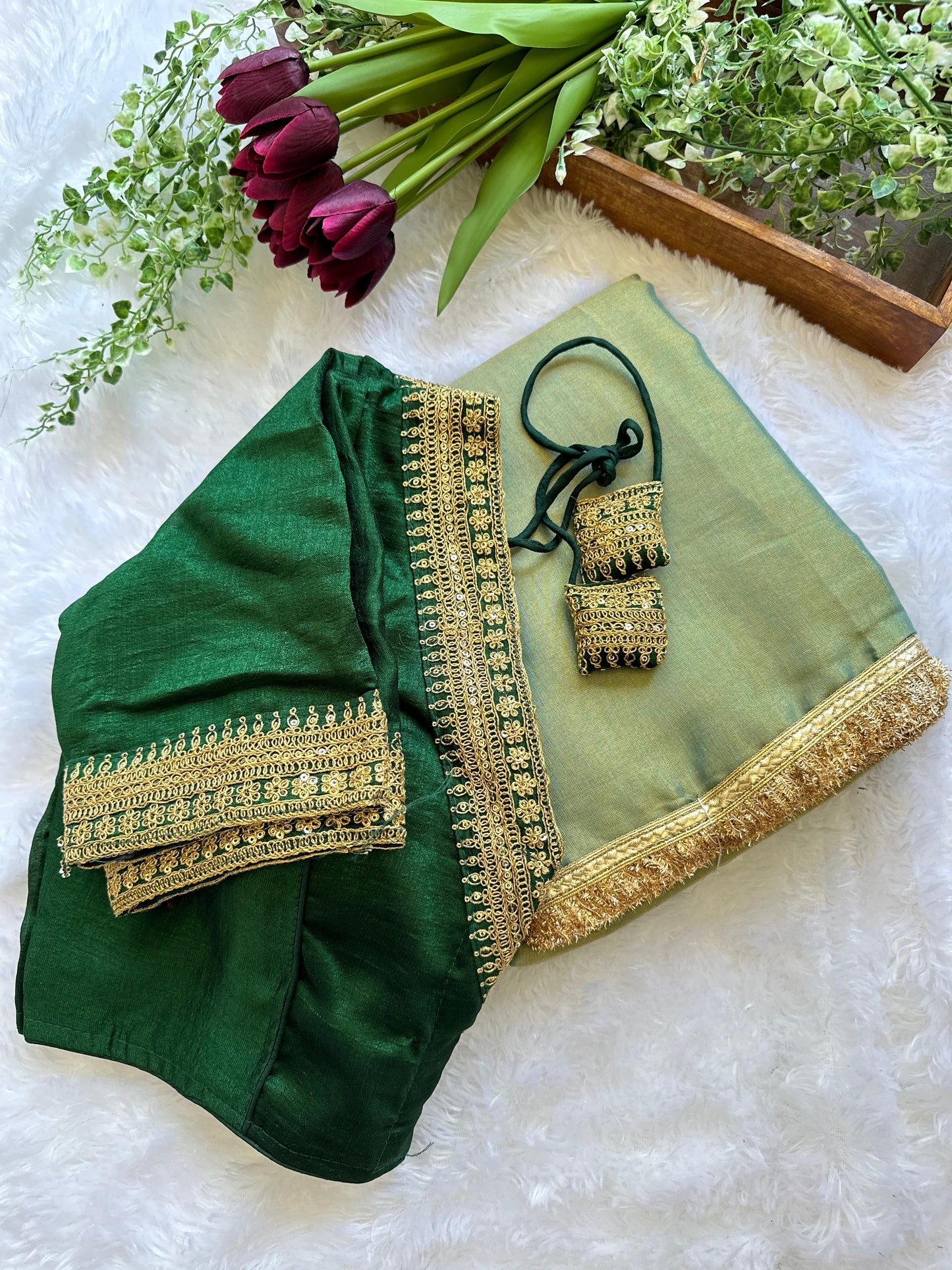 silk tissue with heavy golden lace border