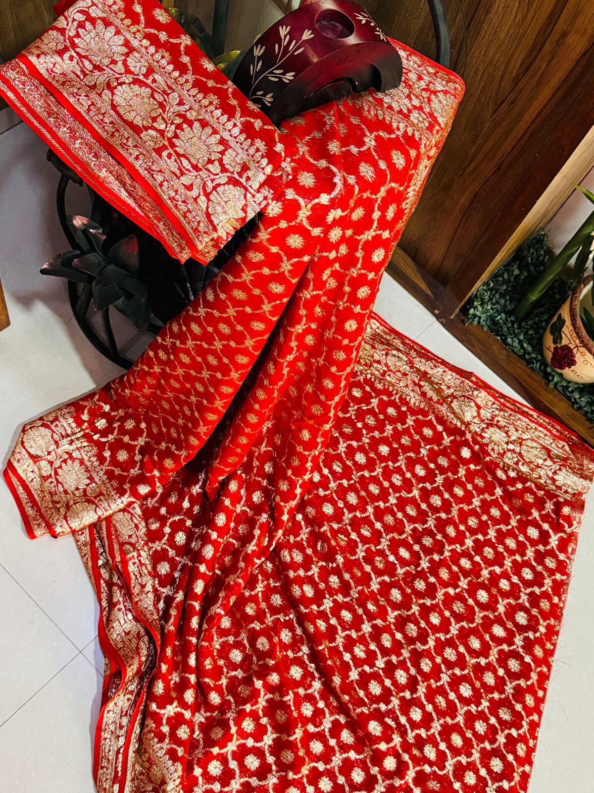 Pure Viscose Georgette Saree With Fancy Zari & Fancy Jacquard Border