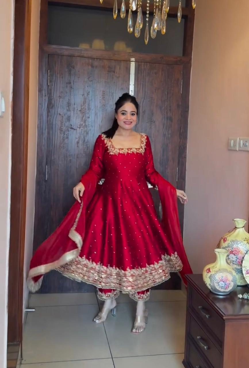 Vichitra Silk gown with dupatta