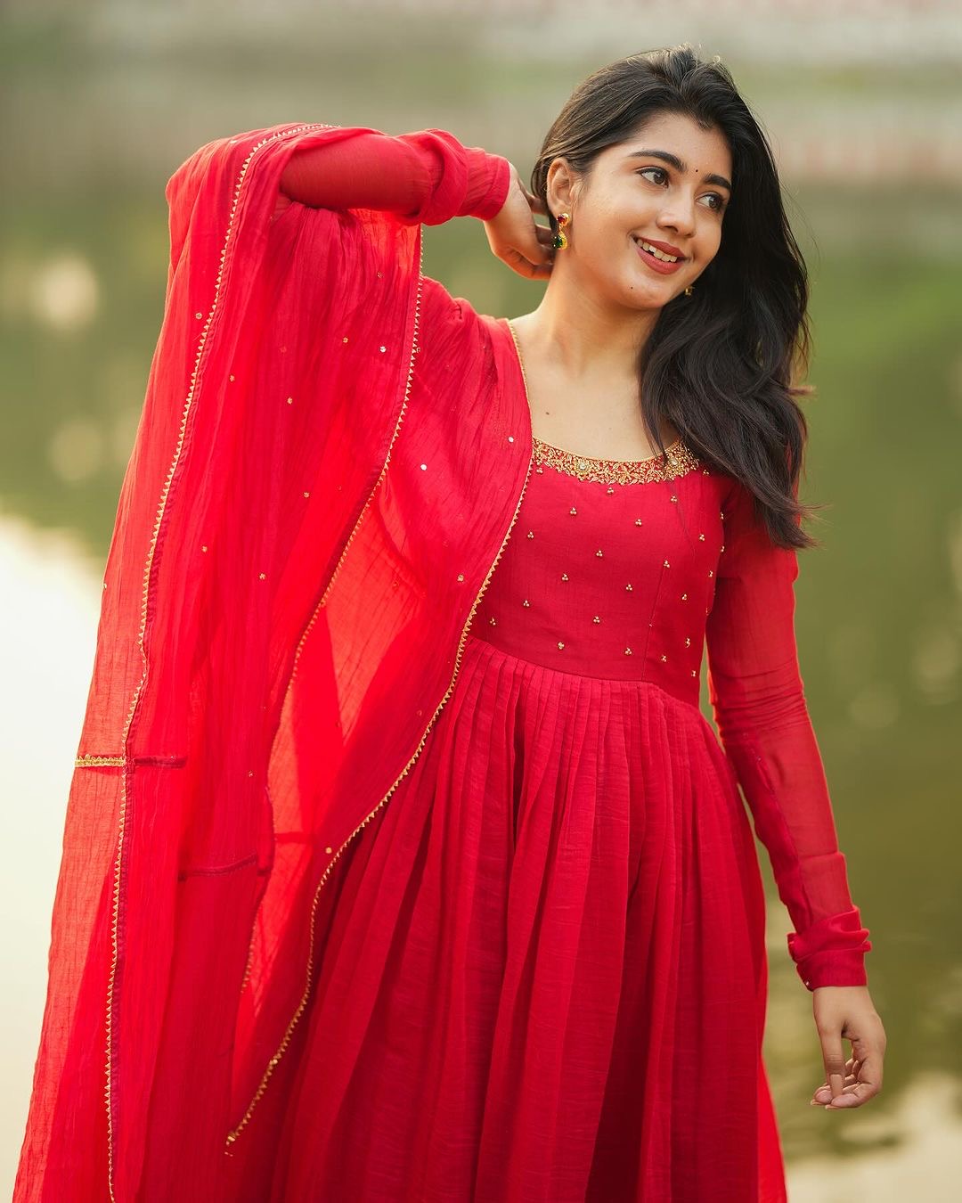 Zardoshi Work Gown With Cut Work Duppata
