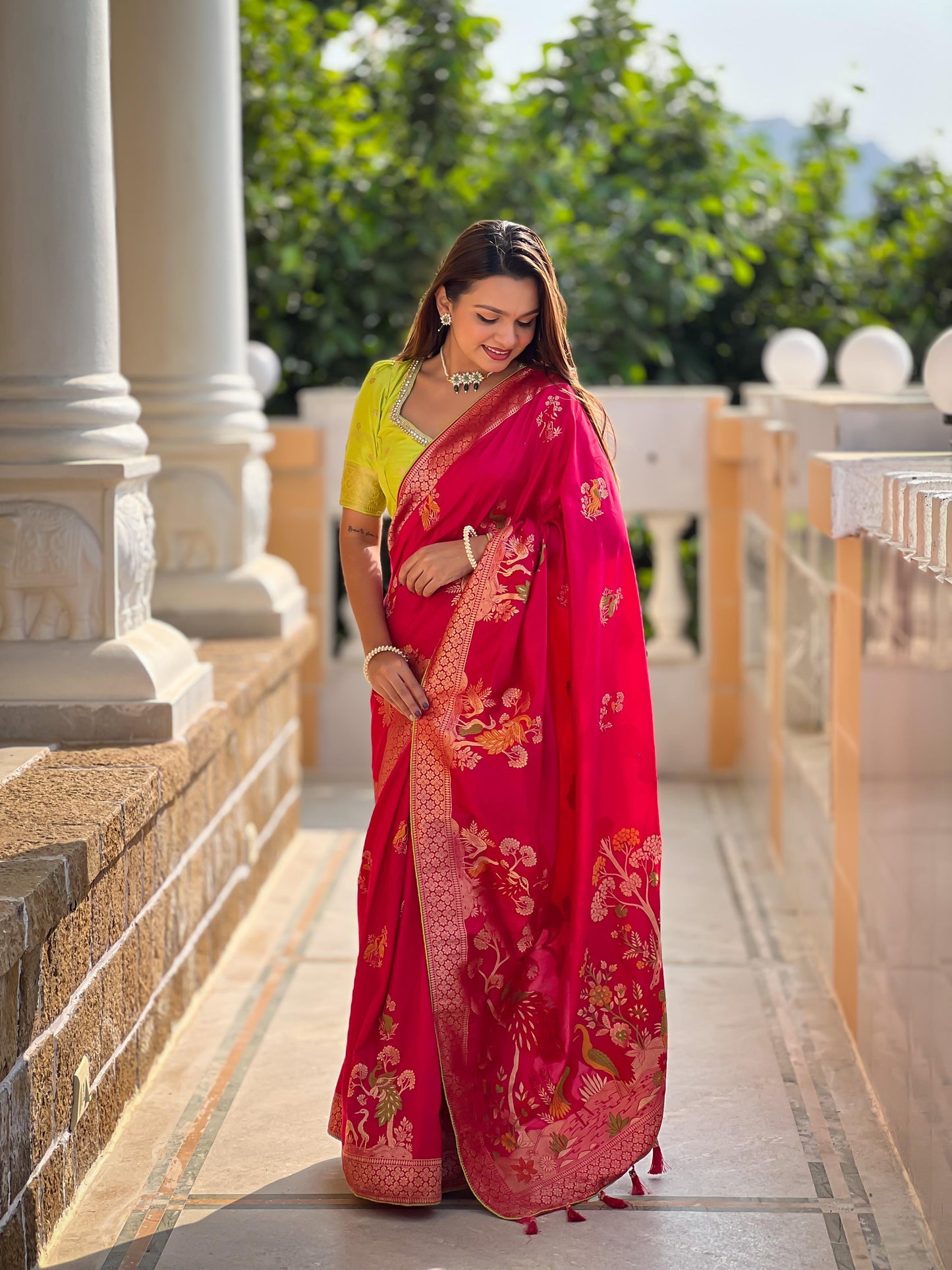 viscose Dolla Silk Saree with Heavy Meenakari weaving
