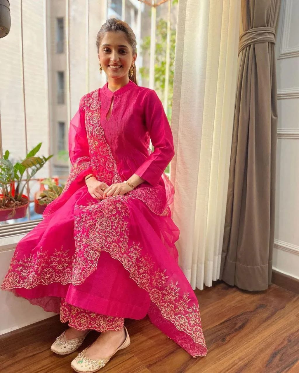 Chanderi Kurti-pent With Organza Dupatta in Embroidery Work