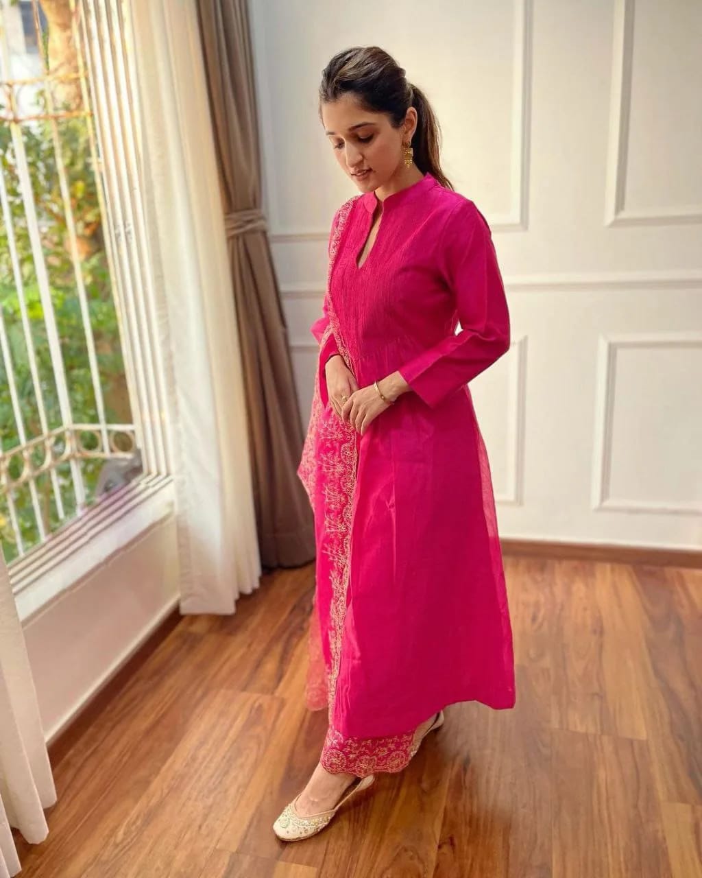 Chanderi Kurti-pent With Organza Dupatta in Embroidery Work