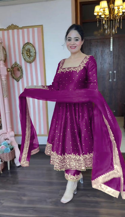 Vichitra Silk gown with dupatta