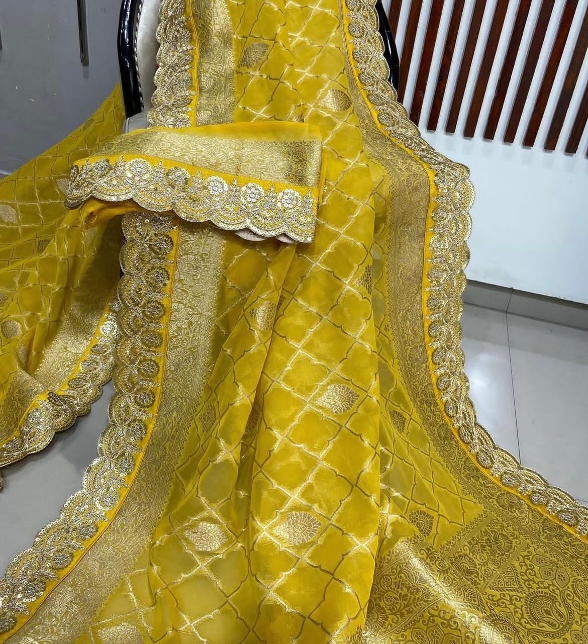 Crepe Khadi Silk Pattu Saree With Antique Zari