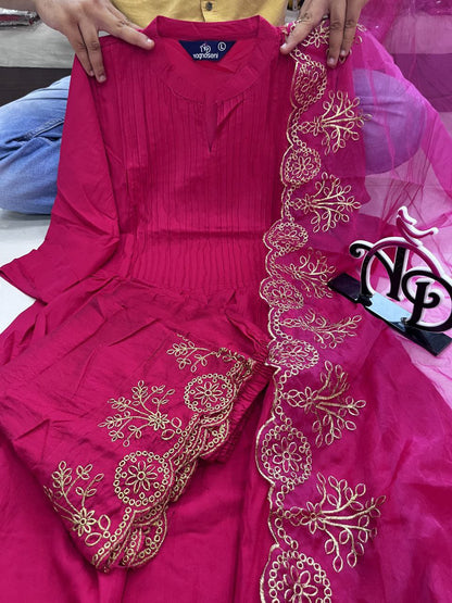 Chanderi Kurti-pent With Organza Dupatta in Embroidery Work